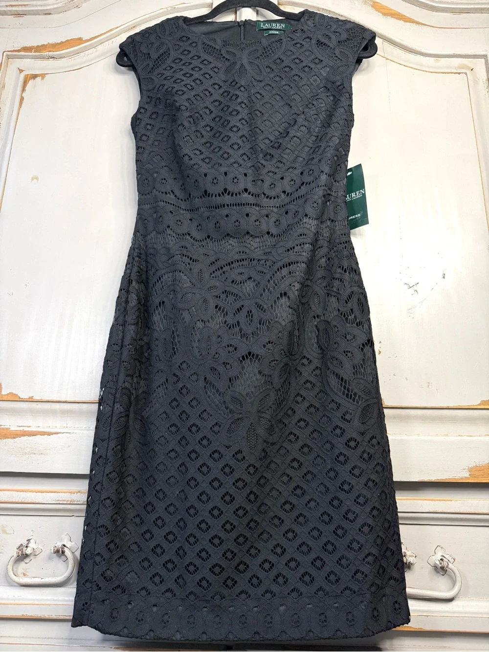 Lauren Ralph Lauren | Lace Sheath Cocktail Dress NWT Size 4 Classic LBD